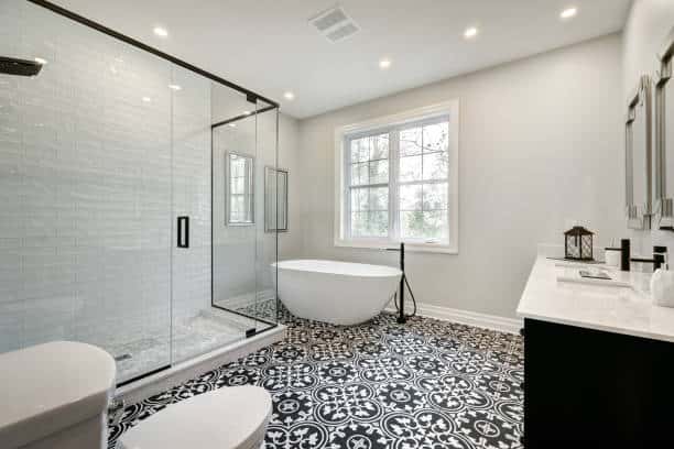 Custom bathroom freestanding tub Montreal - CCC Construction
