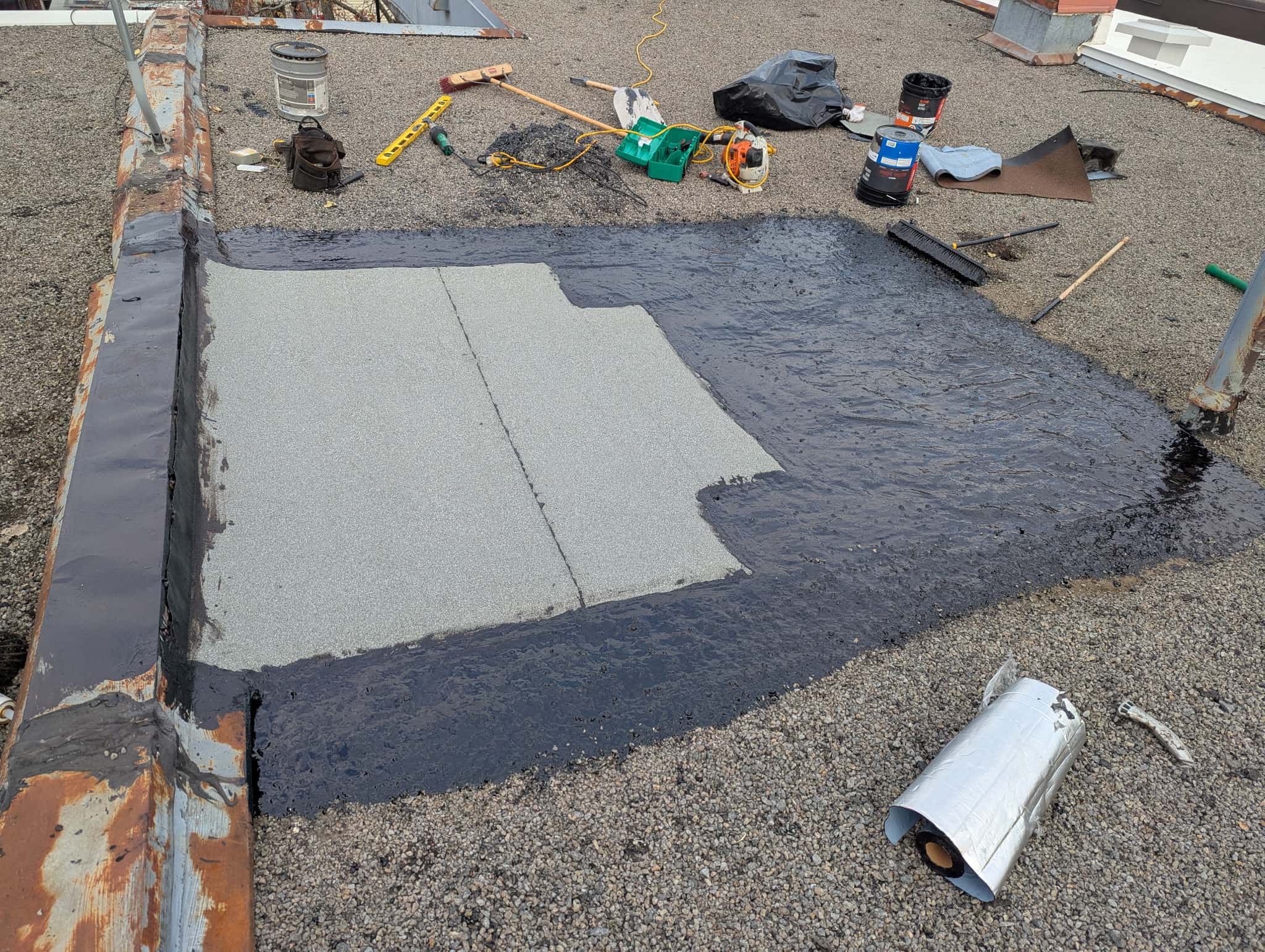 Emergency roof repair in progress - Castelli Carson Construction Montreal