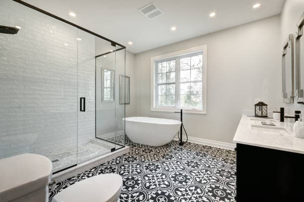 Custom bathroom freestanding tub Montreal - CCC Construction